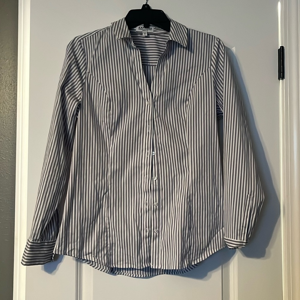 Express medium women’s button down shirt